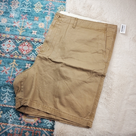 Old Navy Straight Lived-In Khaki Non-Stretch Shorts Men 54W - Picture 2 of 7
